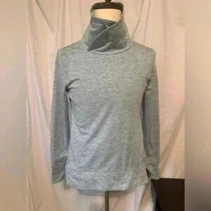 EUC Women’s Apana Fleece Lined Pullover Sweatshirt. Size Medium. Thumb Holes!